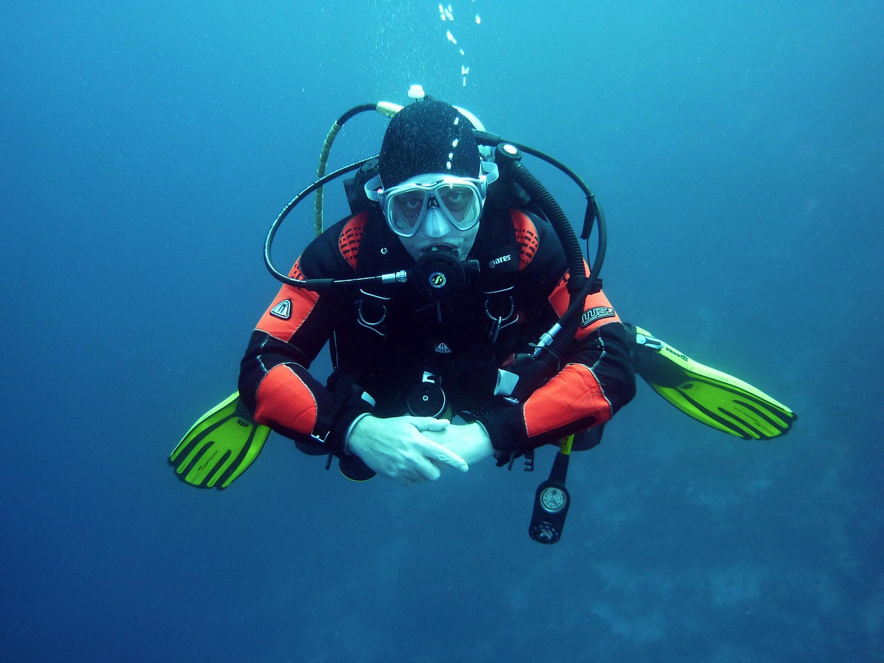 Diver-668777_1280